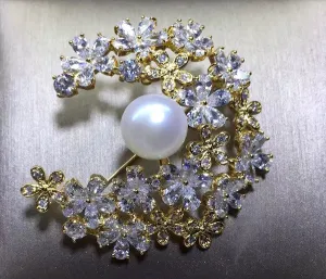 Elegant Handcrafted Genuine Pearl Crescent-moon Brooch