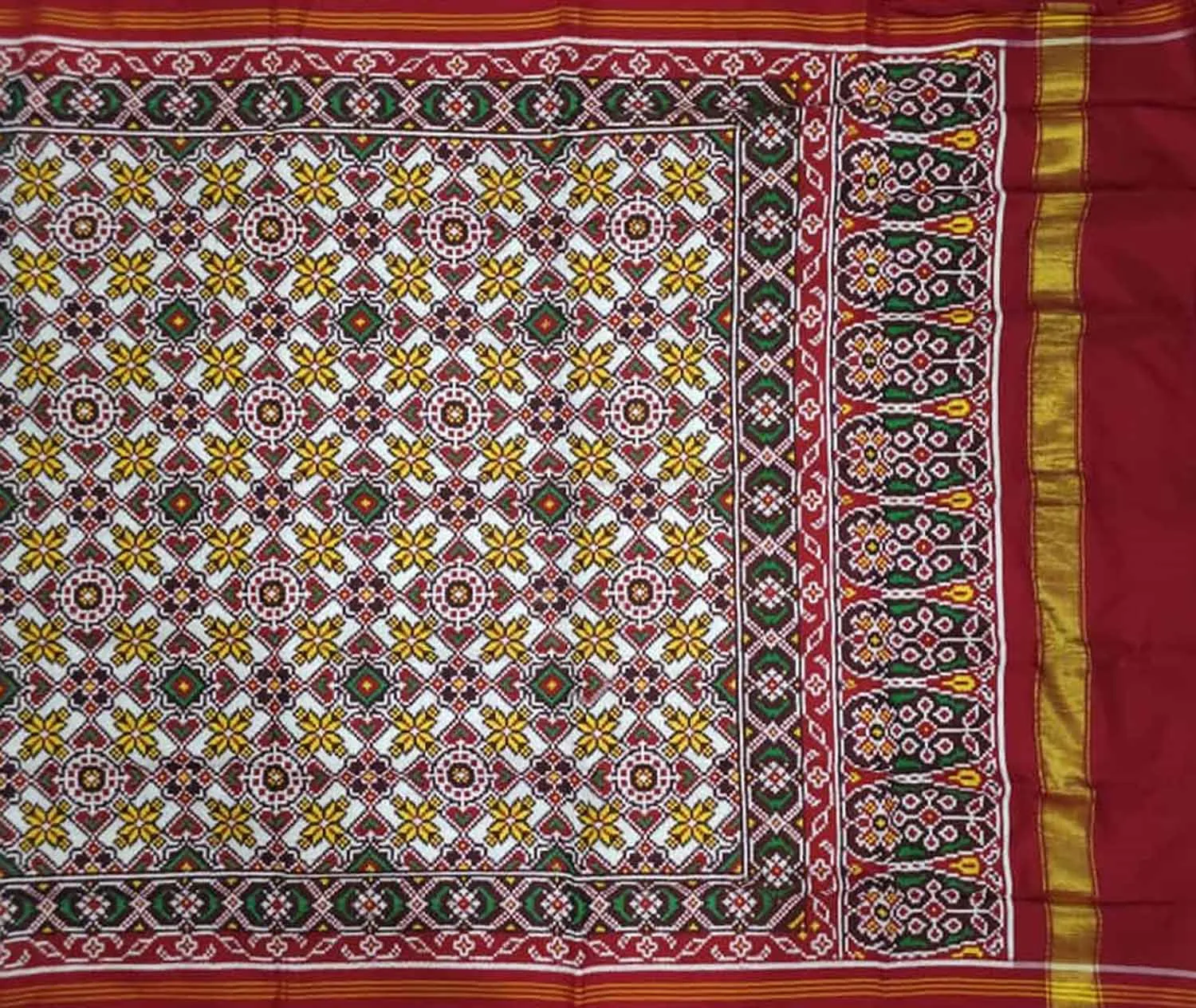 Exquisite Off White Patan Patola Double Ikat Silk Saree