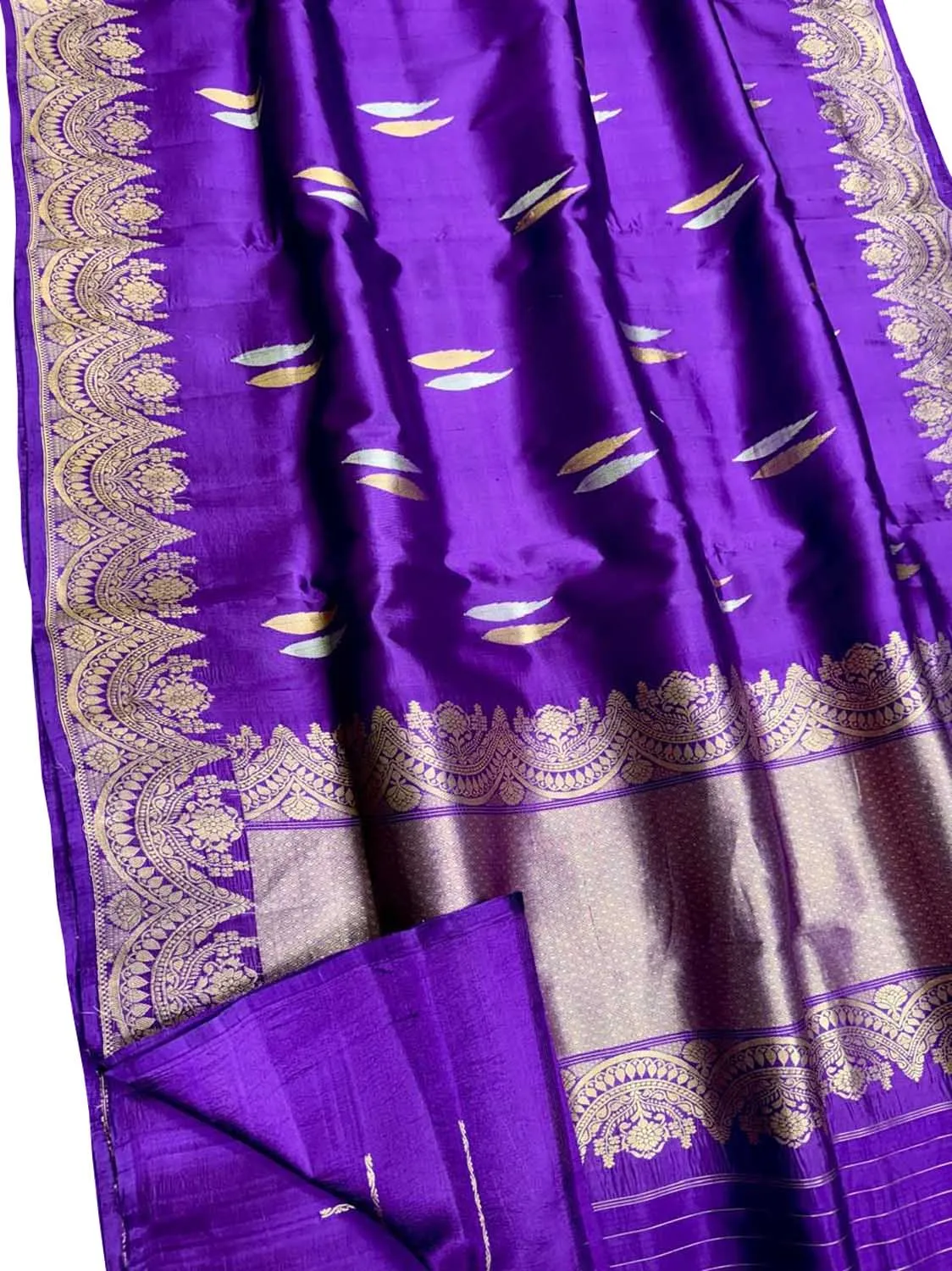 Exquisite Purple Banarasi Silk Saree