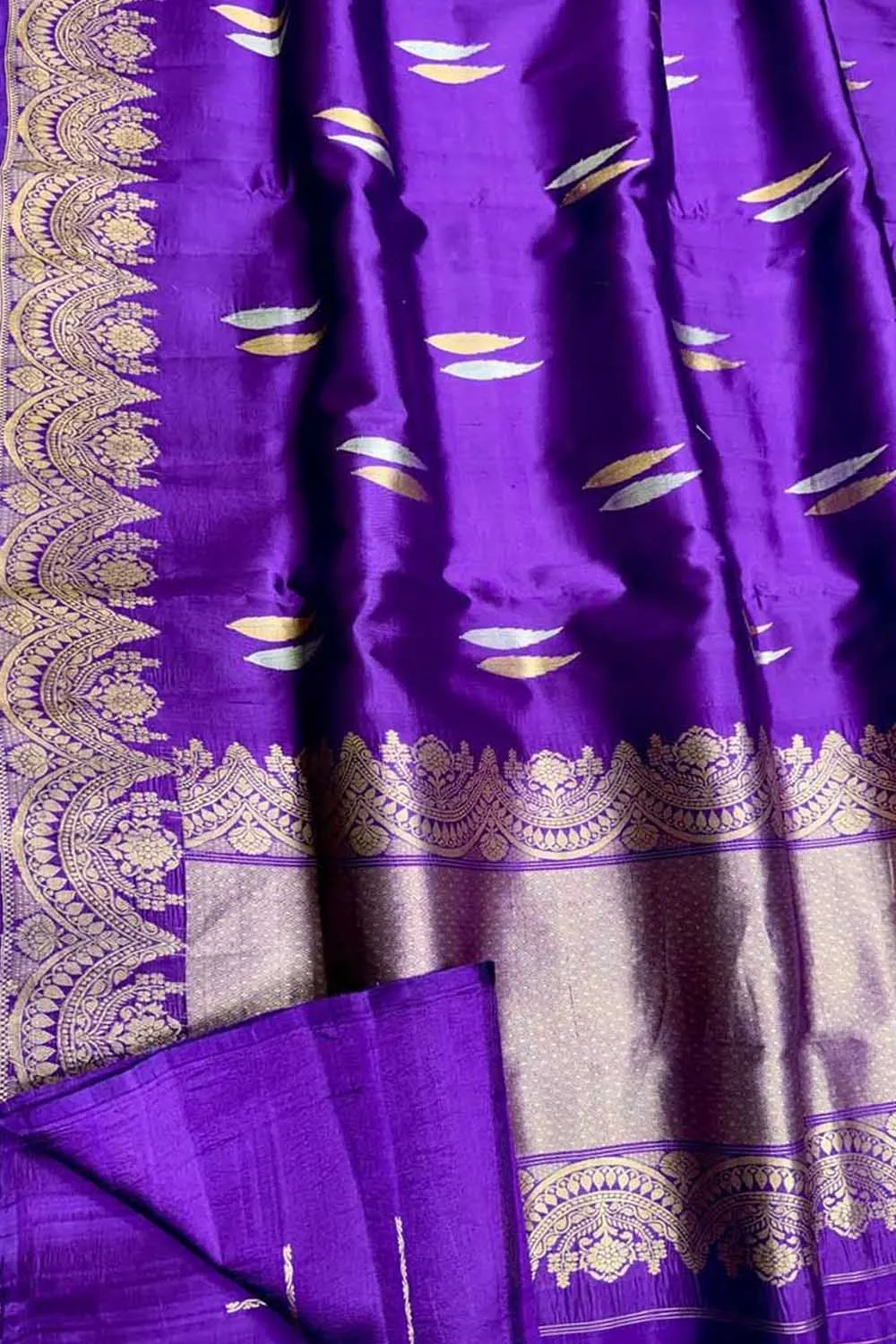 Exquisite Purple Banarasi Silk Saree